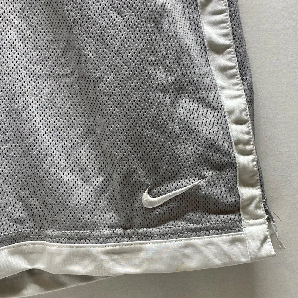 Nike Basketball‎ Shorts Men's Small Grey Mesh White 10
